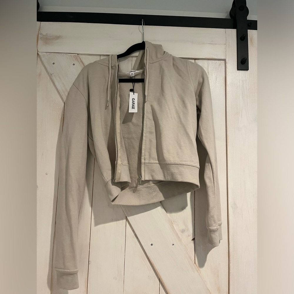 Garage tan zip up cropped